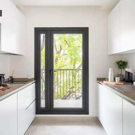 Limehome Calle Torcuato Luca De Tena - Digital Access 3* סביליה