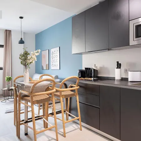 Limehome Calle Torcuato Luca De Tena - Digital Access 3* סביליה