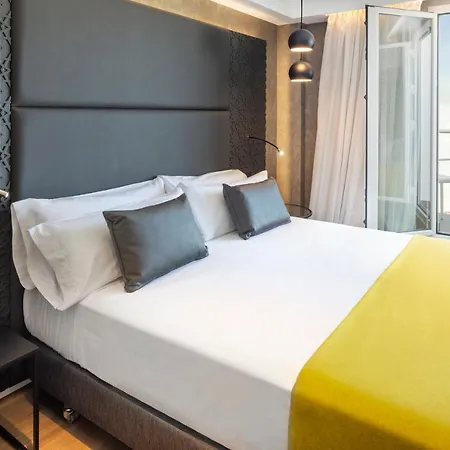 Catalonia Giralda Hotel 4*