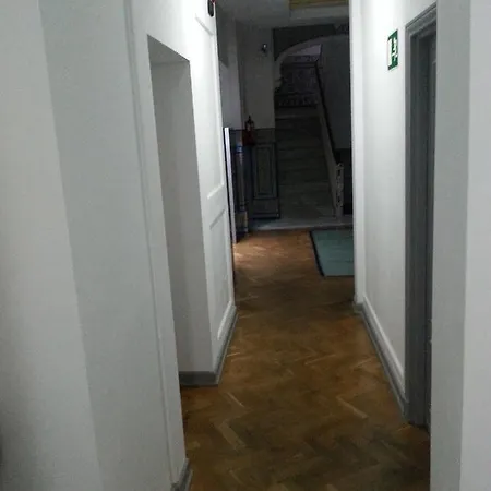 Urban Guest house 2*