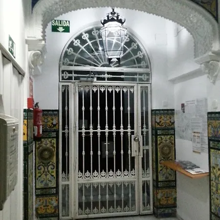 Urban Guest house 2*