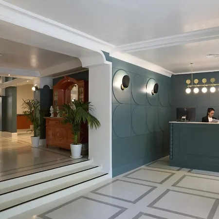 Hotel Petit Palace Puerta De Triana 3*