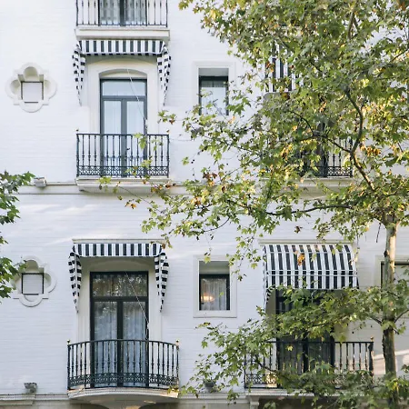 Petit Palace Puerta De Triana Hotel