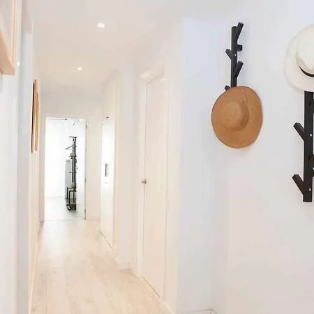 Isg Alhondiga Piso Nuevo Piscina Casco Antiguo8p Apartment *