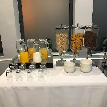 Aacr蒙蒂奥里维斯酒店