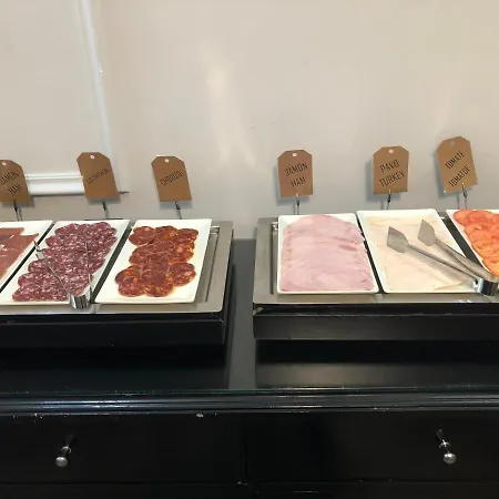 Aacr蒙蒂奥里维斯酒店