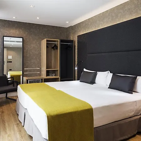 Catalonia Giralda Hotel