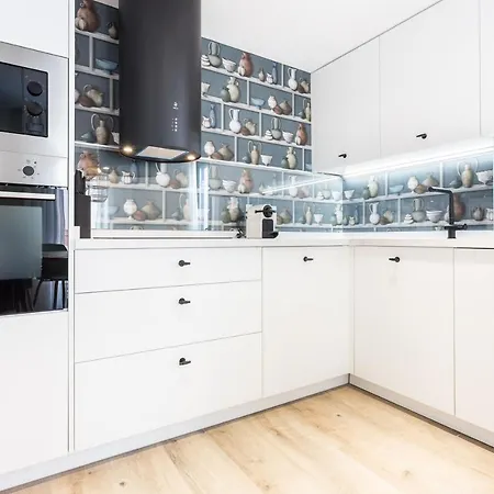 Apartment Eleven Real De La Carreteria, By Homing U *
