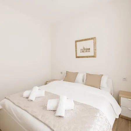 T1, Tirso De Molina, Luminoso Y Tranquilo Appartement
