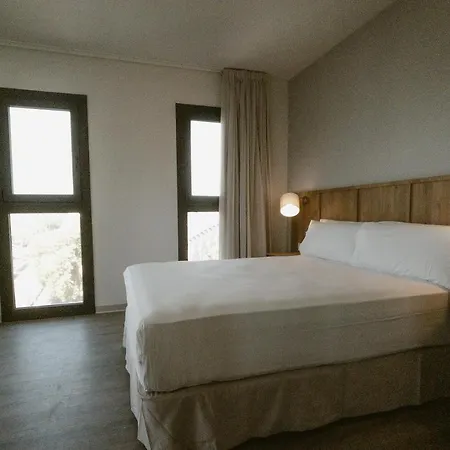 호텔 Petit Palace Vargas 2*