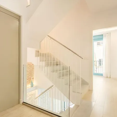 Espectacular Casa De 6 Dormitorios, 7 Banos Y 2 Terrazas * Seville