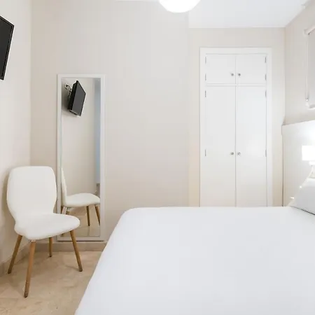 Apartment Lumbreras Host *