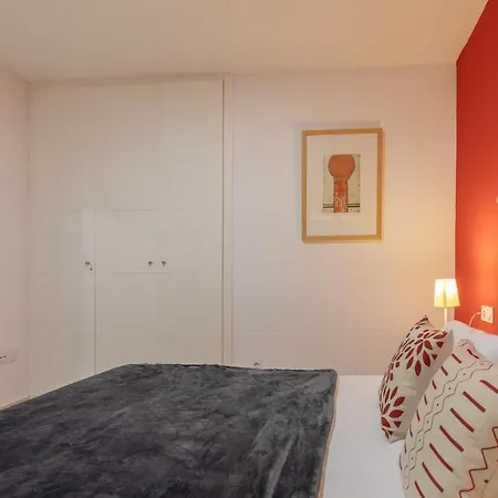Reservaloen Plaza Del Salvador Apartment *