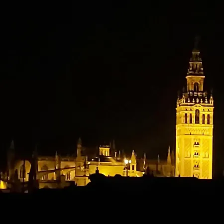 Palacio Del Siglo Xvii Frente A Jardines De Murillo Appartamento *