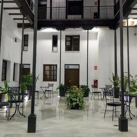 Palacio Del Siglo Xvii Frente A Jardines De Murillo Siviglia