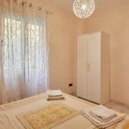 Two Bedrooms Leonor Davalos *