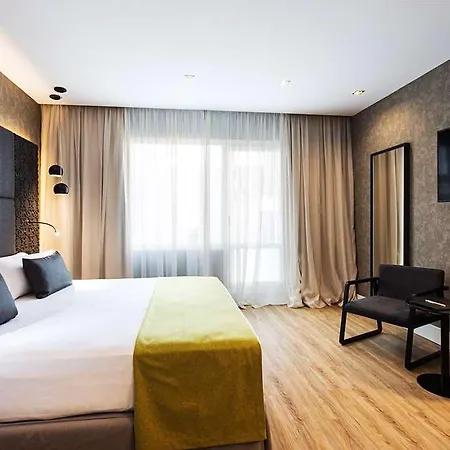 Catalonia Giralda Hotel