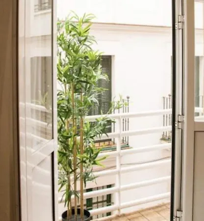Apartment Very Apartament. Center. Private Parking *