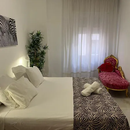 Very Apartament. Center. Private Parking *