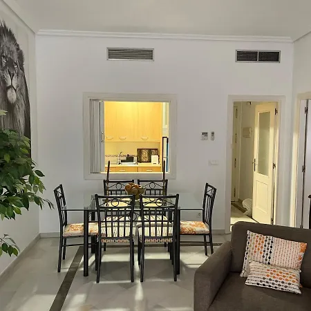 Very Apartament. Center. Private Parking
