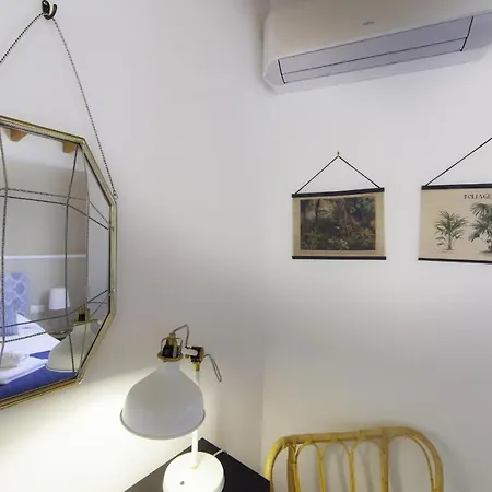 Green-apartments Mansion Blue Catedral Seville