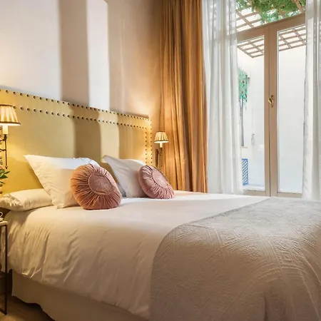 Hotel apartamentowy Ch Boutique 2*