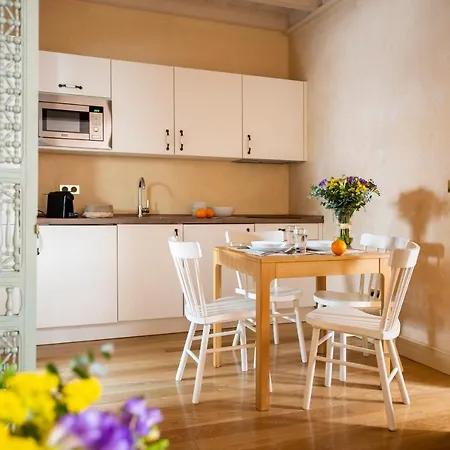Hotel apartamentowy Ch Boutique