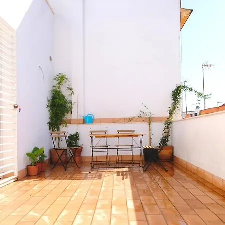 Casa Entera E Independiente Con Parking En Pleno Centro De