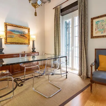 Museum Duplex And Patios, Historical Center, 8 Pax * Seville
