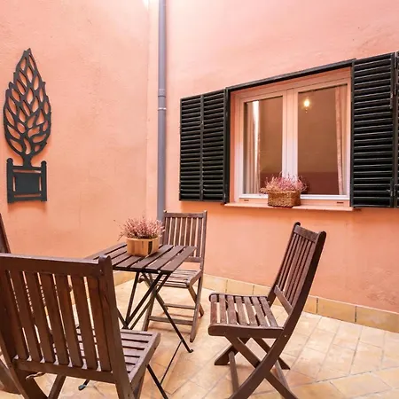 Museum Duplex And Patios, Historical Center, 8 Pax