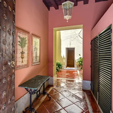 Museum Duplex And Patios, Historical Center, 8 Pax * Seville