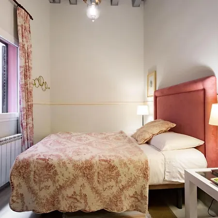 Museum Duplex And Patios, Historical Center, 8 Pax * Seville