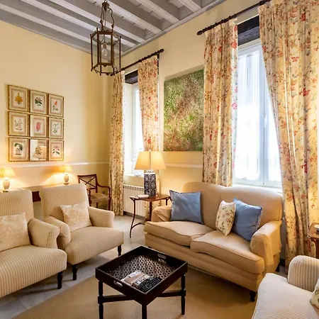 Villa Museum Duplex And Patios, Historical Center, 8 Pax