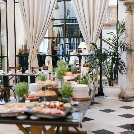 Hotel Fontecruz Seises 4*