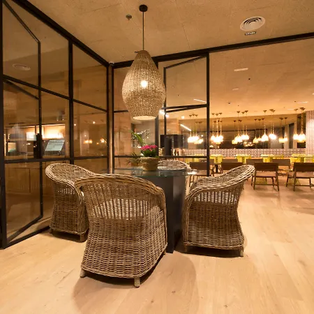 Zenit Hotel 4*