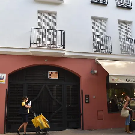 Alameda De Hercules, Gate Of Center Apartment *