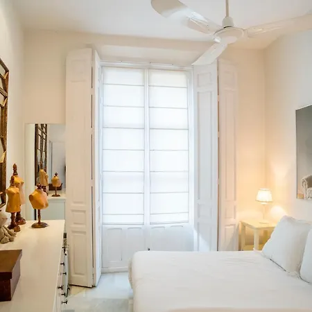 Eva Recommends Gamazo Apartment