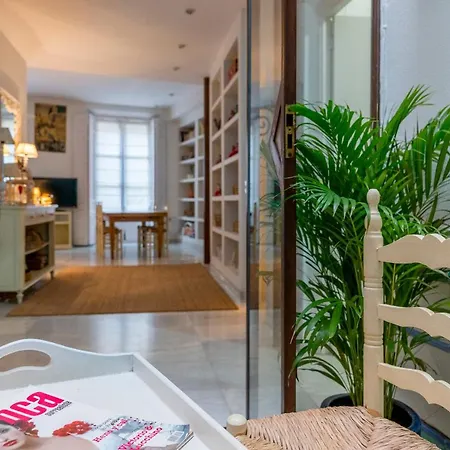 Eva Recommends Gamazo Apartment *