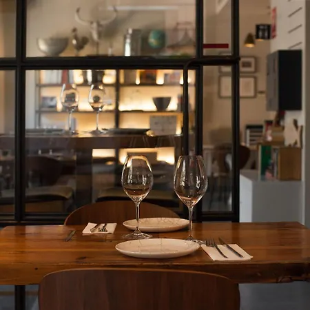 Gasthof The Corner House 3*