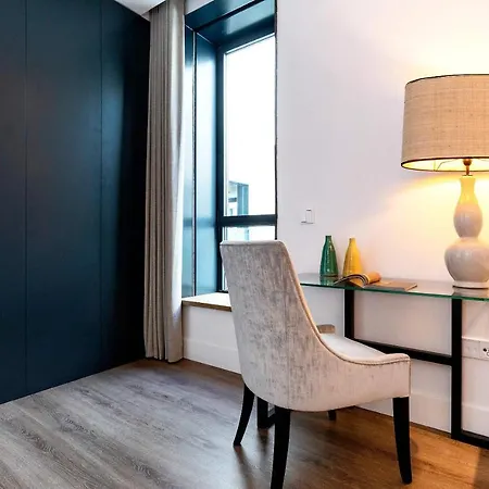 Appartement Genteel Betis 67 *