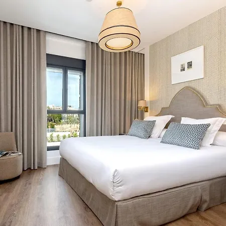 Appartement Genteel Betis 67 *