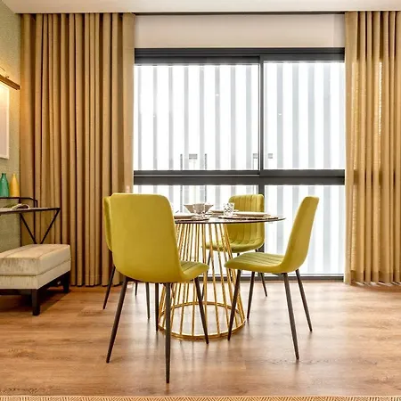 Appartement Genteel Betis 67 *