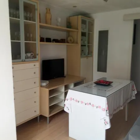 Individuales En Apartamento Compartido *
