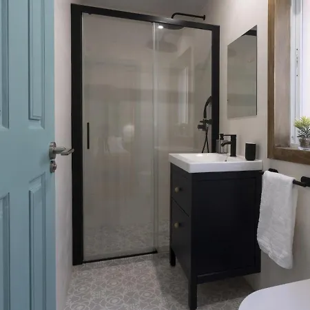 Beautiful Blue Triana Apartment Seville