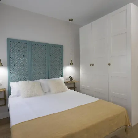 Beautiful Blue Triana Apartment Seville