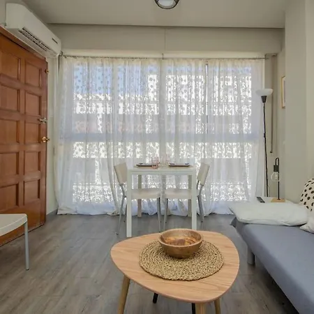 Muy Centrico, Tranquilo Y Confortable **a/c-wifi** * Seville