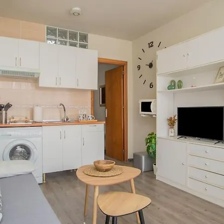 Muy Centrico, Tranquilo Y Confortable **a/c-wifi** Seville