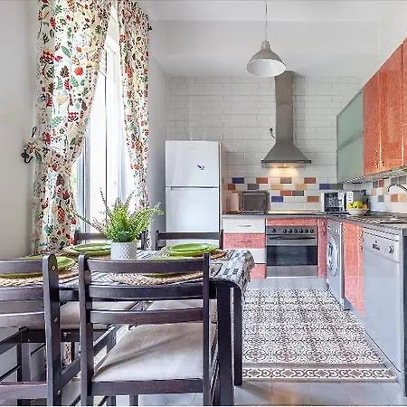 Violeta With Cozy Balcony Apartment Seville