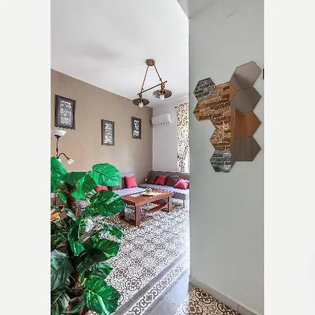 Violeta With Cozy Balcony Apartment *
