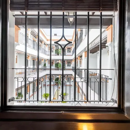 Center Of Seville! Luxury In Sevillian Manor House! Apartamento Sevilha